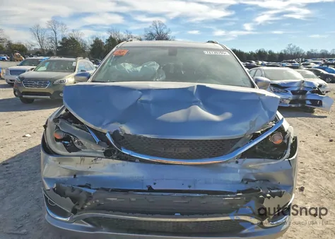 2019 Chrysler Pacifica Touring L Plus z USA, uszkodzony, nr VIN 2C4RC1EG1KR549712